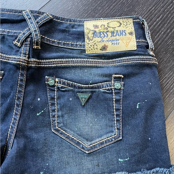⭐️3/$50 25 Rare Guess paint splatter jean shorts, stretchy! - Picture 3 of 5